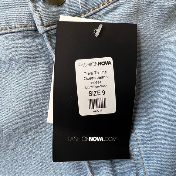 Fashion Nova- Drive to the Ocean Skinny Jeans, Light Blue Wash - Picture 9 of 10